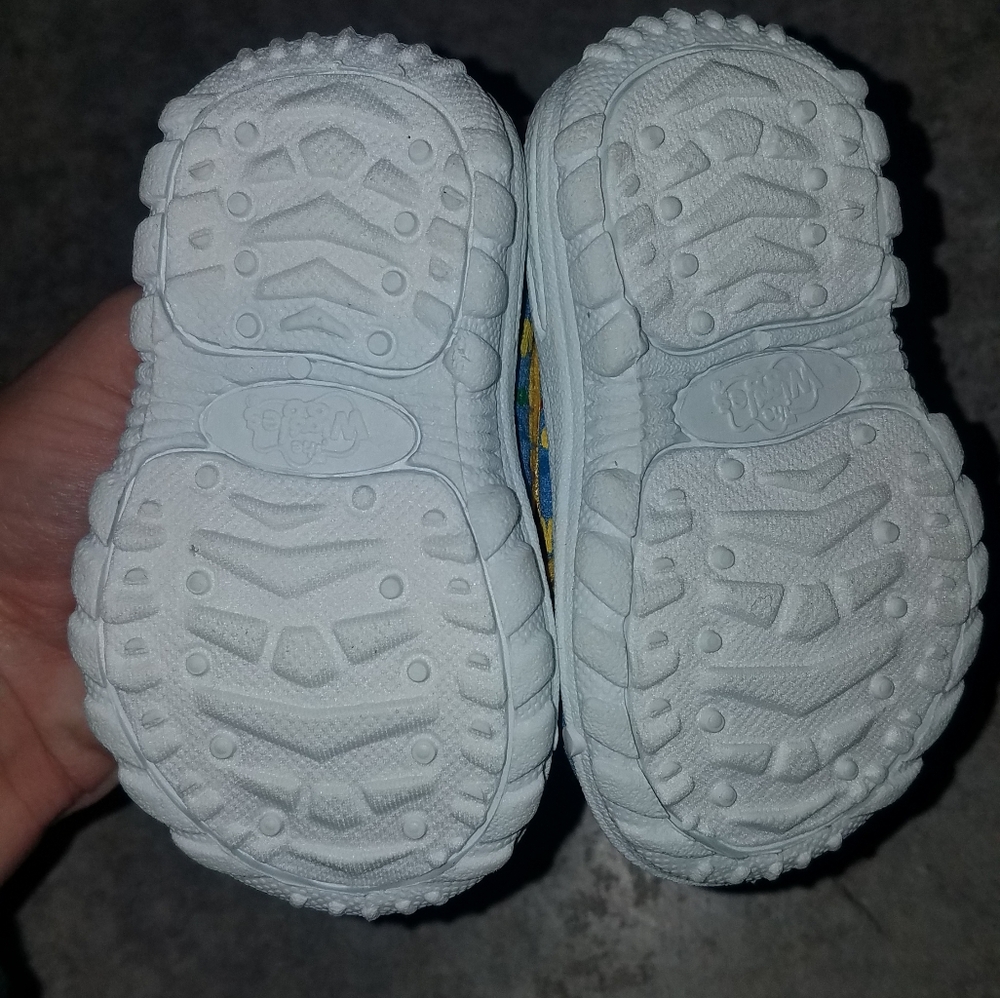 🌟The Wiggles blue water shoes size 2 - Picture 3 of 4